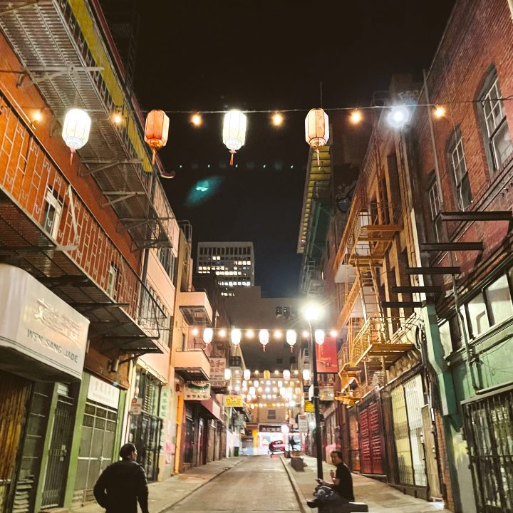 An alley on the San Francisco Haunted Tour