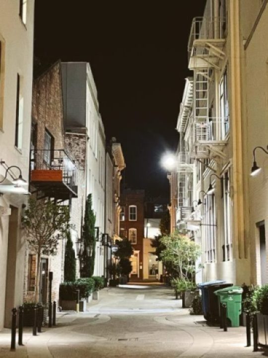A haunted alley on the San Francisco Haunted Tour