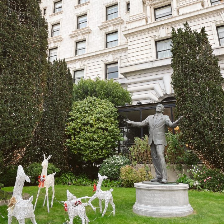 Tony Bennet Statue at the Fairmont Hotel at a San Francisco Christmas