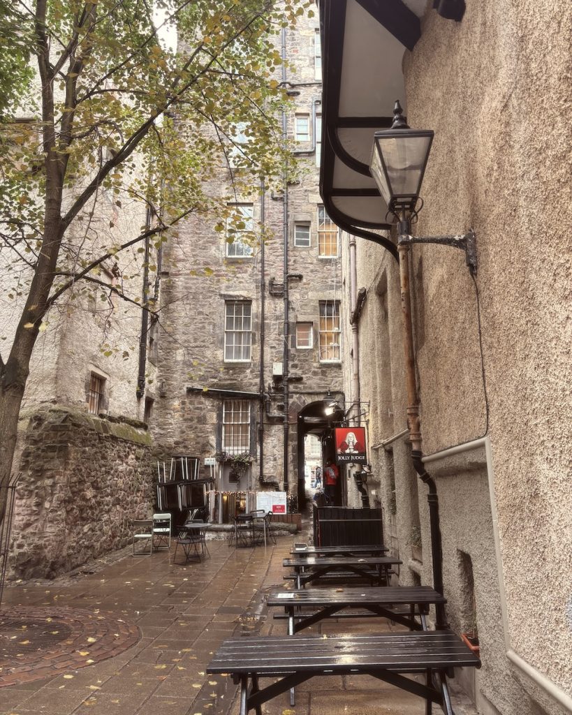 A narrow street in Edinburgh, Scotland