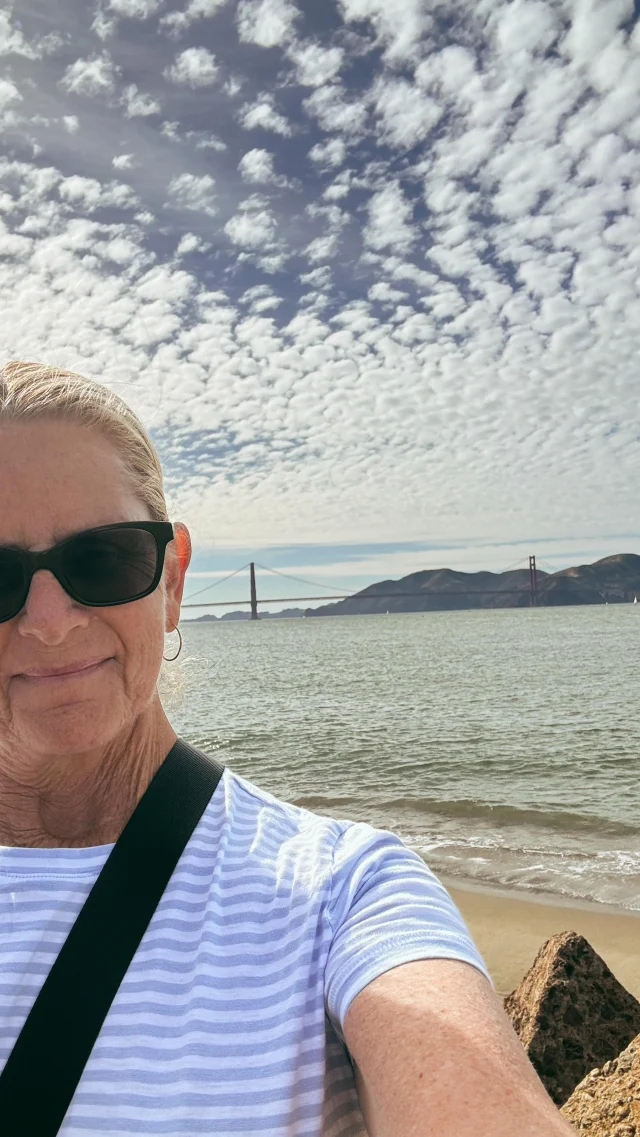 Nobody tells you about this part of San Francisco...
Because they want to keep it to themselves.

After 4 decades of living here, I think I can honestly say that The Marina is my favorite SF neighborhood. Why?

🌁 the best place to go running when you need a break from the hills.
🌁where my husband and I had one of our very first dates.
🌁where our daughter lives now.
🌁where you get the best views of the Golden Gate Bridge, Alcatraz, the city skyline, and the Bay Bridge all in one spot!
🌁where the gorgeous Palace of Fine Arts is.
🌁where the best restaurants and shops are at Fort Mason and on Chestnut Street.
🌁where the best walk is to the GGB.

What is your favorite SF neighborhood?

#marinasanfrancisco #sanfrancisco #goldengate #goldengatebridge