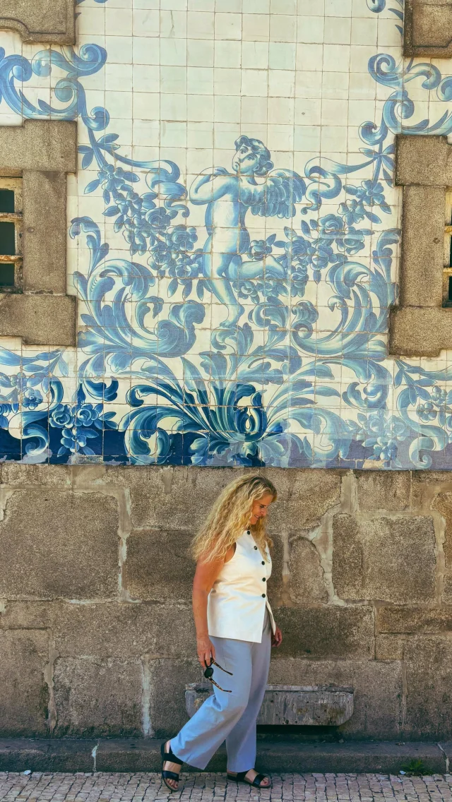 Don’t fly to Lisbon and miss out on her beautiful little sister.💙

It’s Porto! Portugal’s smaller, more intimate city. We flew into Porto at the beginning of our Portugal road trip and it was the perfect intro to the country. It offers everything! 

•Warm and friendly people.
•Excellent Fado music.
•Fascinating history.
•Great food.
•Port wine cellars.
•Magnificent azulejos, (the hand painted, glazed tiles that are mind blowing.)
•A short distance to the Duoro Valley.
•Narrow, romantic, charming streets, and hills!

When are you going?

#porto #portugal #wearetravelgirls #portoportugal